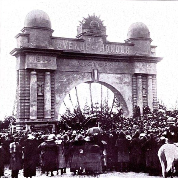 https://eurekacentreballarat.com.au/wp-content/uploads/2025/04/Opening-of-the-Arch-of-victory.jpg